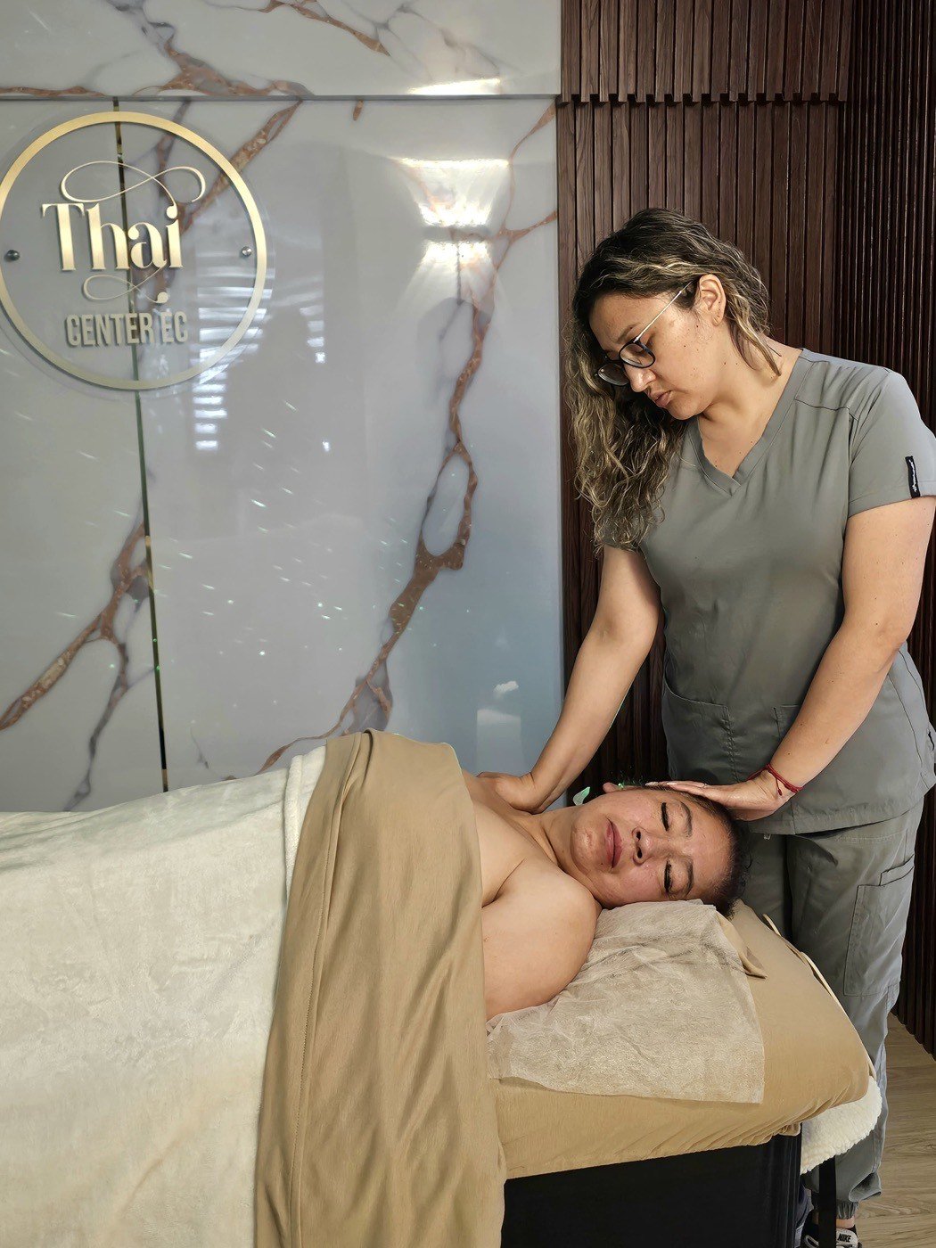 Alexandra Galarza, terapeuta de Thai Center EC